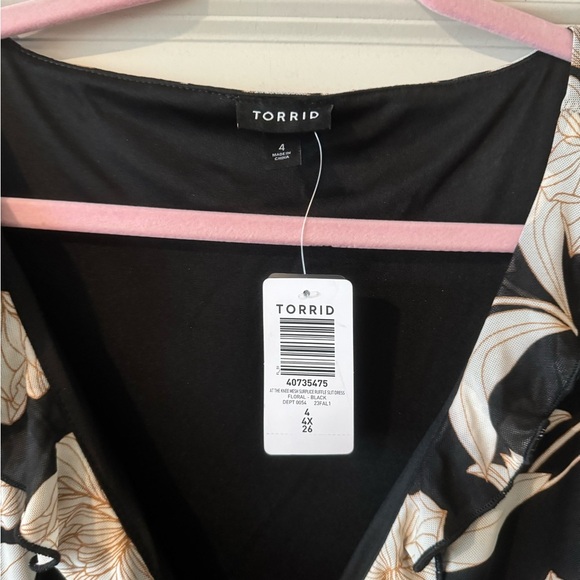 NEW Torrid Mesh Surplice Ruffle Slit Dress Floral Knee Black Size 4X NWT - Picture 6 of 6